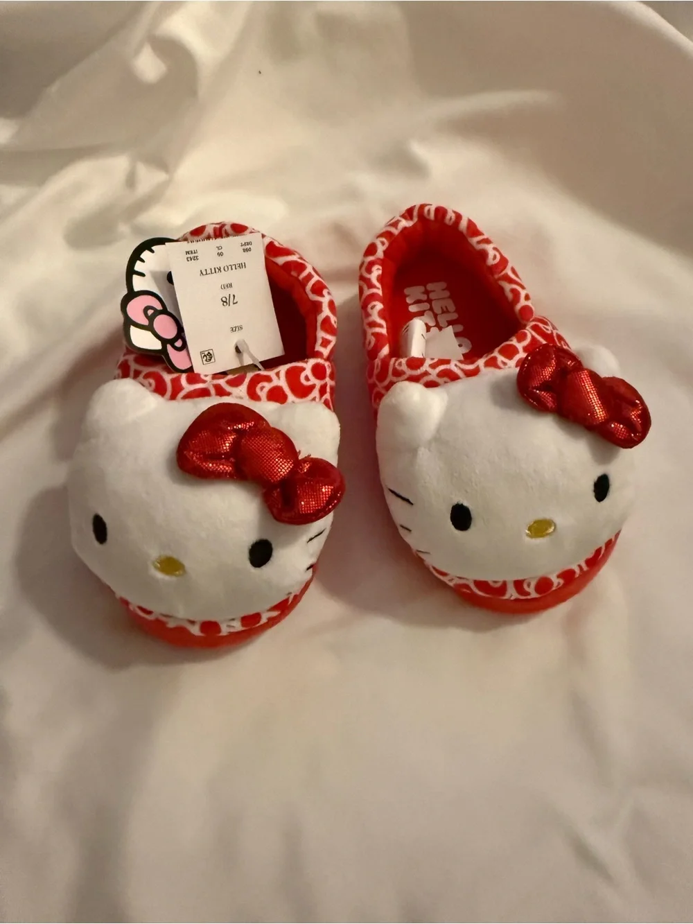 NWT Hello Kitty Red Bow Patterned Plush Figure Slippers size 7/8